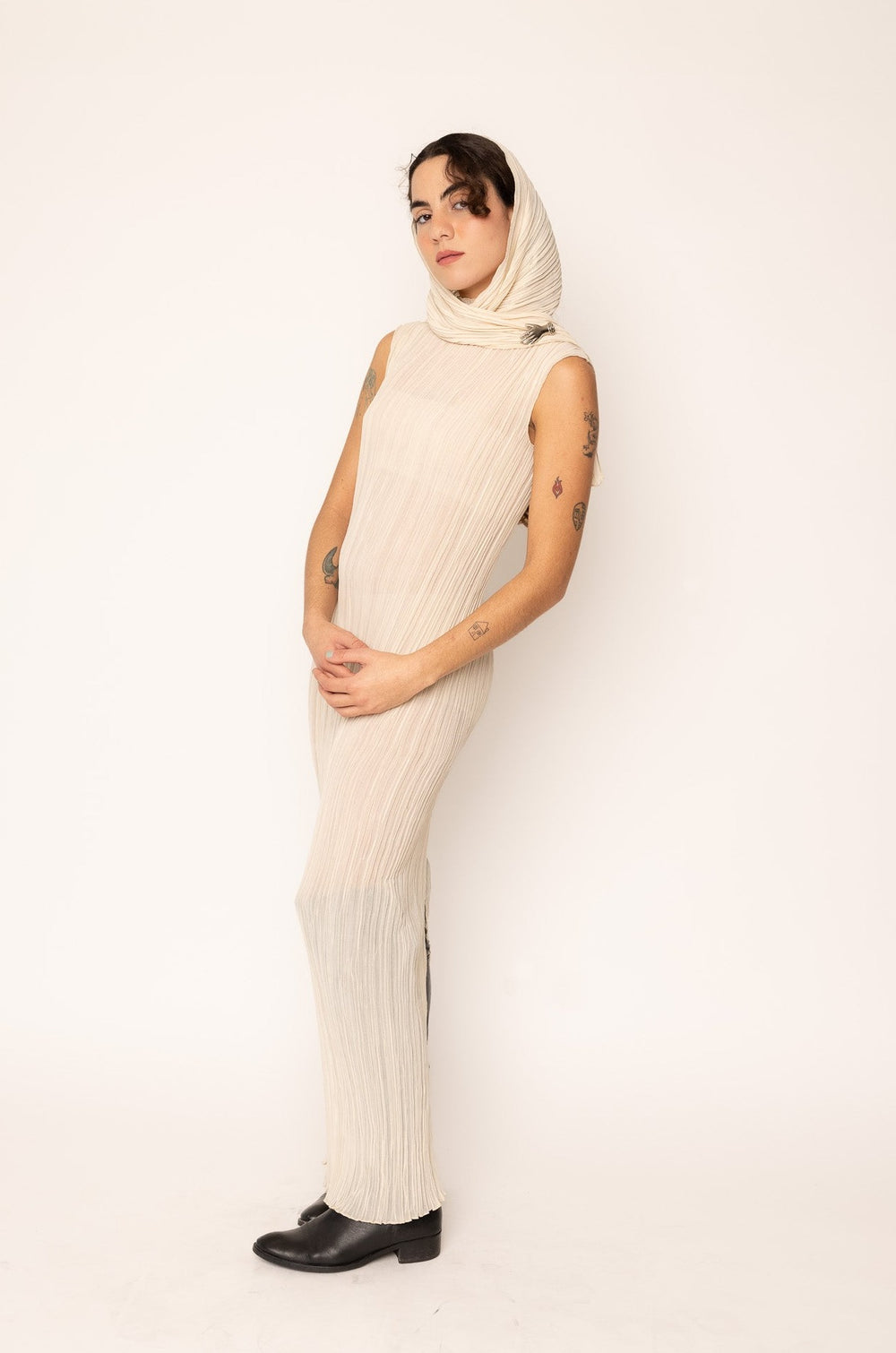PLEATED DRESS ECRU
